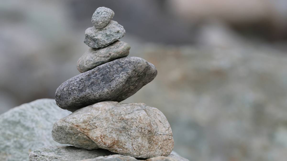 Bar chart showing steady weight reduction over time through Ayurvedic methods